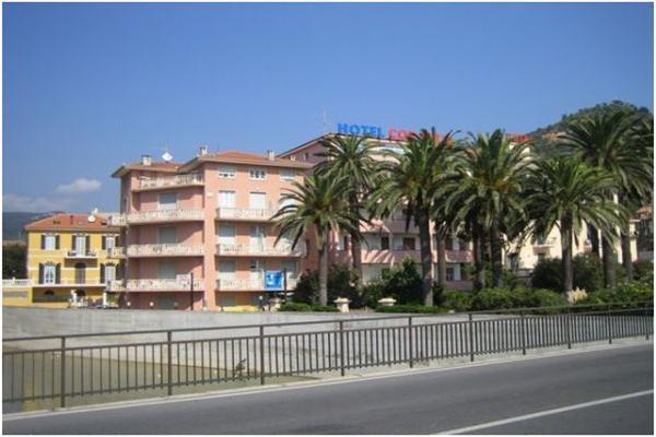 Hotel Corallo Pietra Ligure Exterior photo